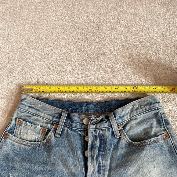 Women's Levi's 501 Blue Jeans W26 L28 Light Wash Button Fly - Picture 3 of 9